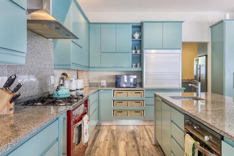 6 Bedroom Property for Sale in Constantia Western Cape